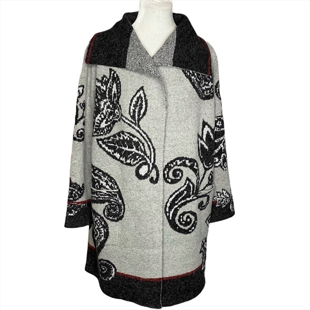 NWT Maxsport Cardigan. Size Medium